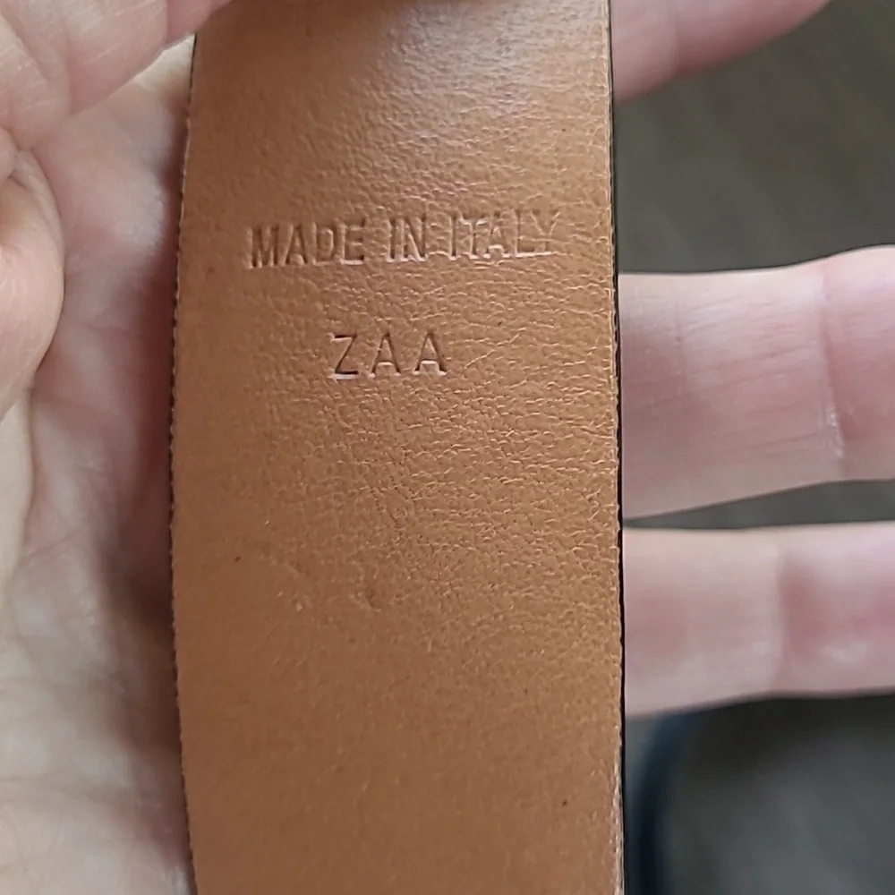 Trafalgar Cameron Leather Belt, Sz 34 (Has Flaws)